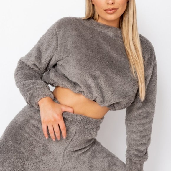 CLEARANCE FINAL PRICE imported Crop Top and Jogger set - Picture 7 of 10